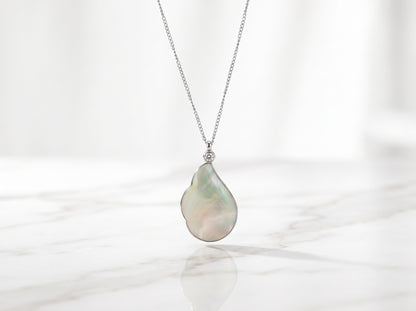 Teardrop Mother of Pearl Pendant  – Silver