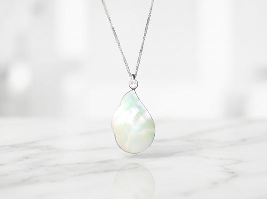 Teardrop Mother of Pearl Pendant  – Silver